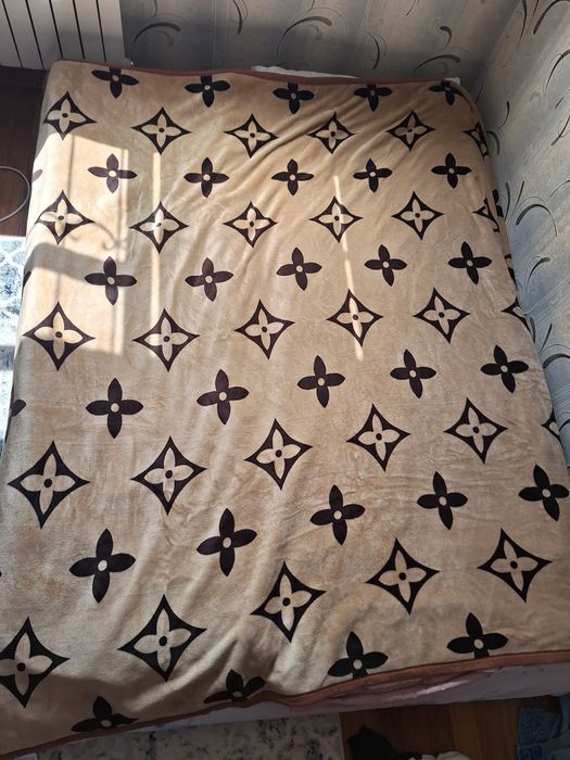 Двухстороннее покрывало