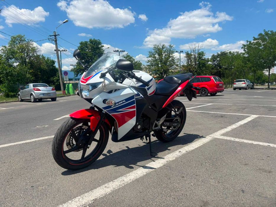 Honda CBR 125R 2016