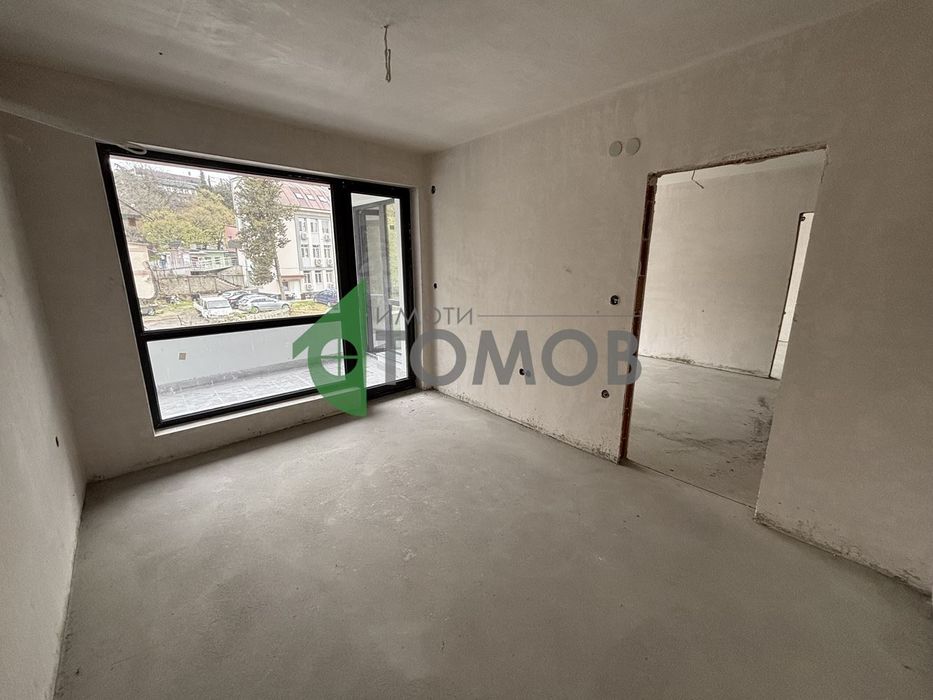 Чудесен тристаен апартамент ново строителство на Аязмото