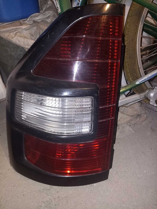 Фонарь задний левый на Pajero 3