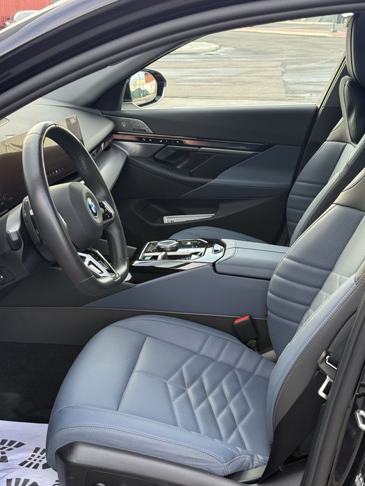 Bmw i5 40l 713km Zapas xod 2025-Yil Kraska Tozza +dop 4K Tv + HUD