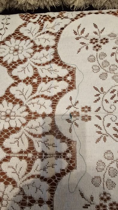 Ръчно плетена ковертюра за спалня, нови покривки за маса старо произв.