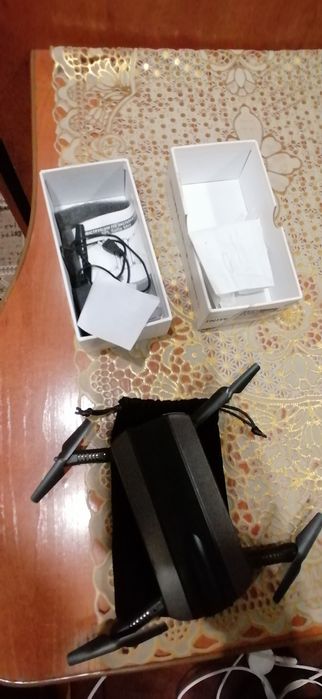 Квадрокоптер с Ладонь