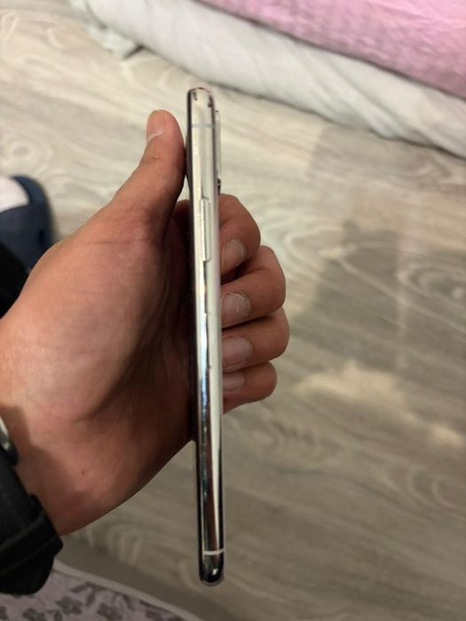 iPhone XS сатылады.
