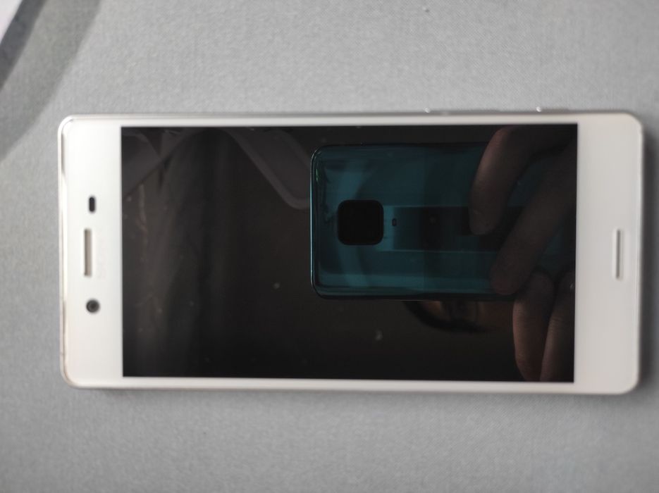 Sony Xperia X (F5121)