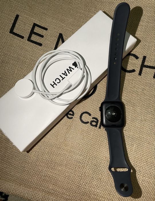 Продам часы Apple Watch SE 44 mm