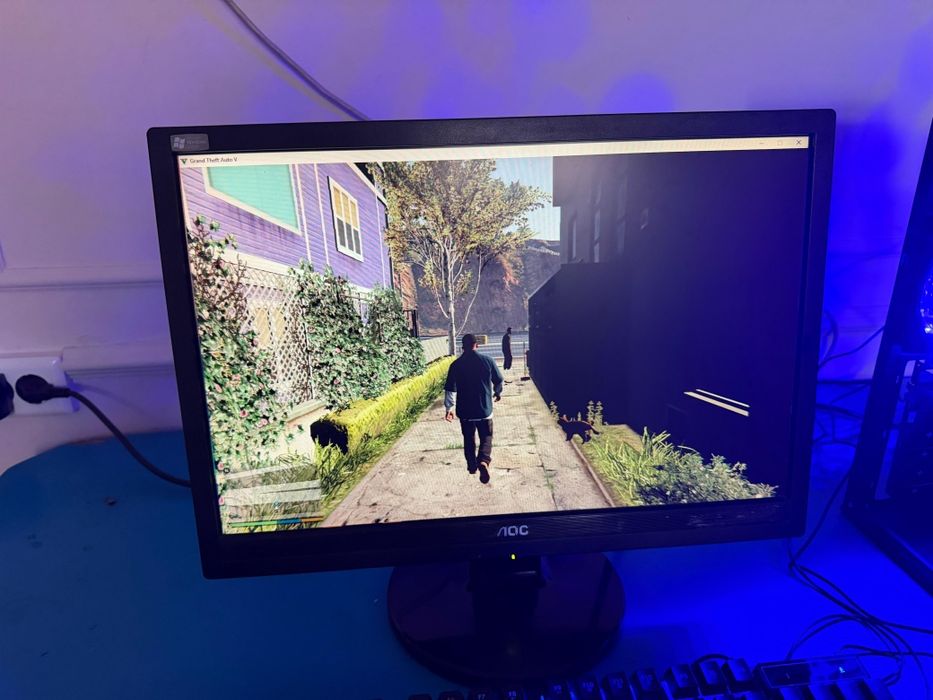 Кампютер сатылады