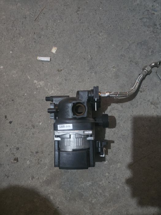 Pompa recirculare apa centrala murala Grundfos UPM3 15-70 AOKR AZJ