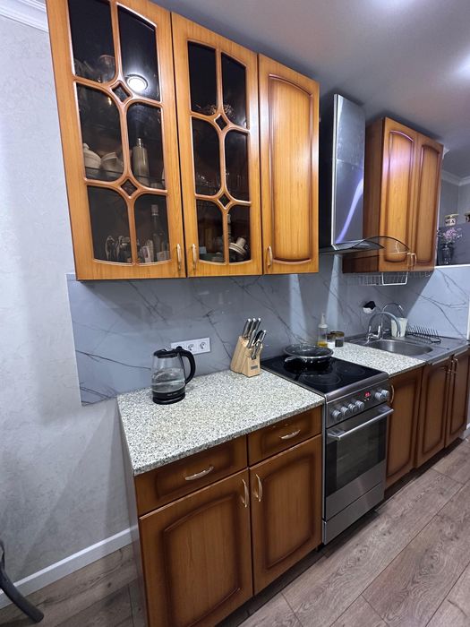 Кухонный гарнитур вместе с техникой