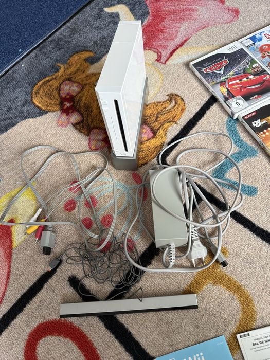 Конзола Wii Nintendo + 8 игри