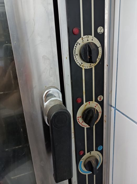 Profesional ,cuptor ,malaxor, căruț inox cu zece rafturi pt. patiserie
