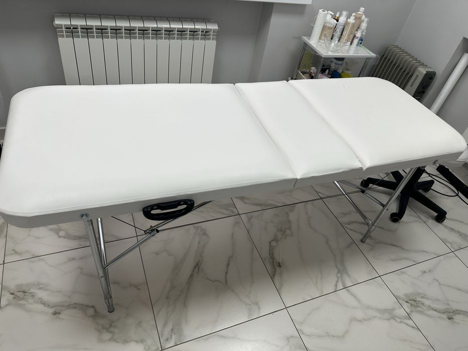 Продам Кушетку белого цвета