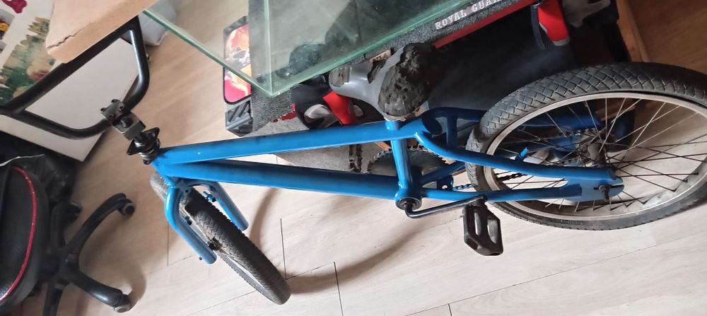 Bicicletă BMX ȘI SCHEIBORG la preț bun
