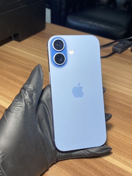 iPhone 17• 256 GB • Blue
