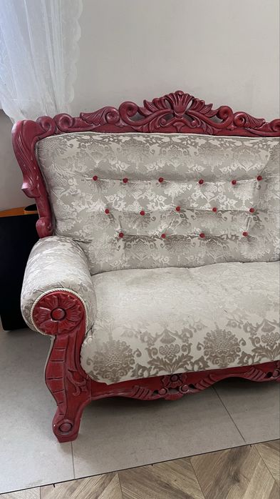 Диван в хорошем состоянии