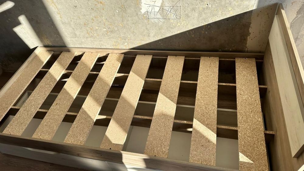 Односпальная кровать