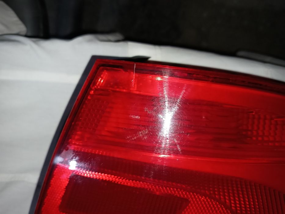 Задний правый фонарь