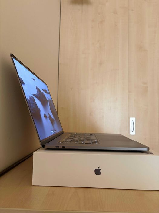 MacBook Pro 16" (2019)