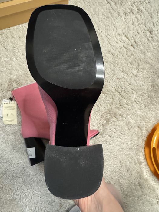 Продам новые кожаные ботильоны Mango