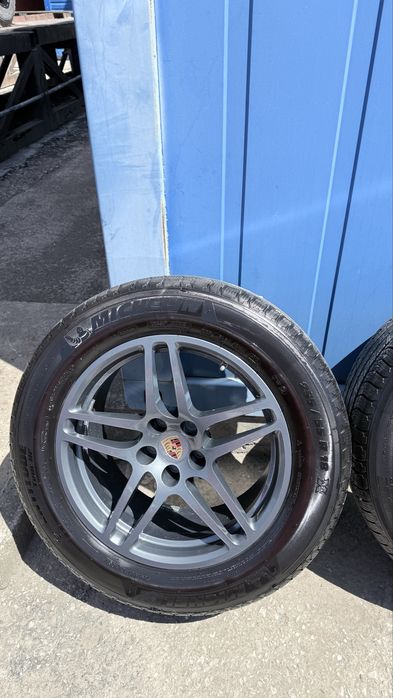 Джанти с гуми за Porsche Macan 5x113 R18