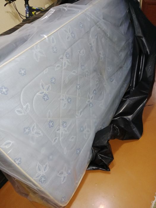 Продам Матрасы б/у