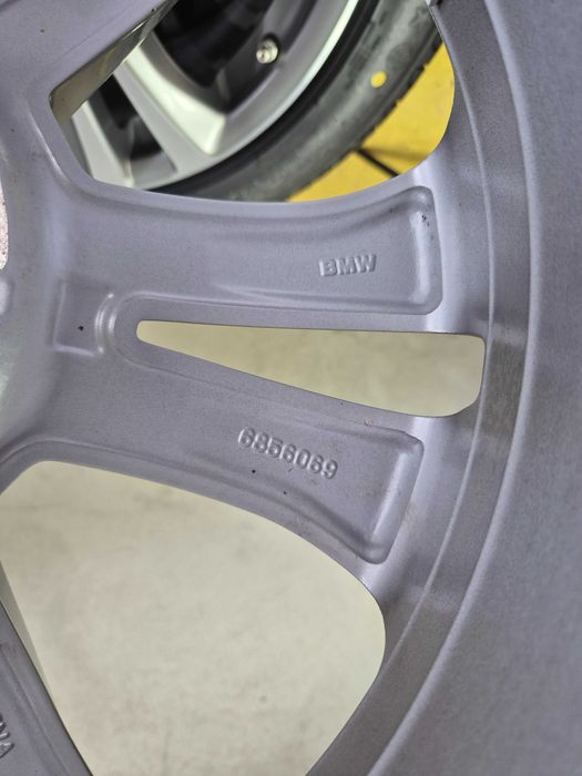 ROTI Jante Anvelope NOI 225/50/18 - OEM BMW X1 X2 IX1 PIRELLI 2022 RFT