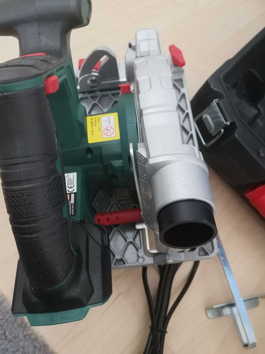 НОВ Акумулаторен Ръчен циркуляр Parkside 20v