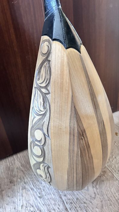 Домбра, ручная работа