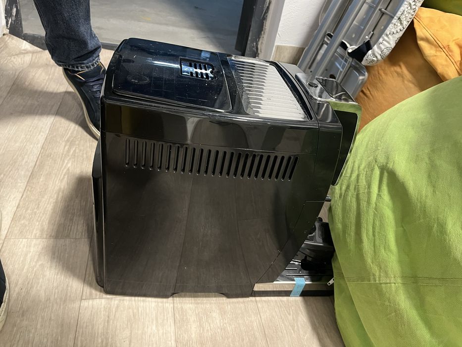 Кофемашина Delonghi Dinamica