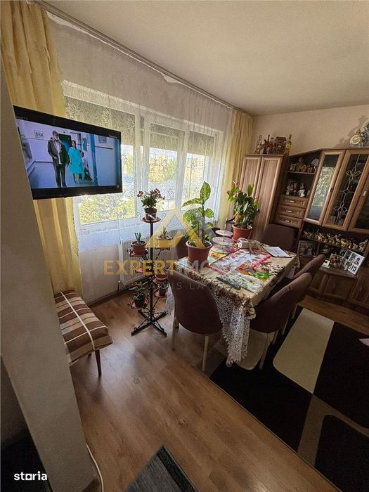 Apartament 2 camere semidecomandat  Cuza Voda pret corect