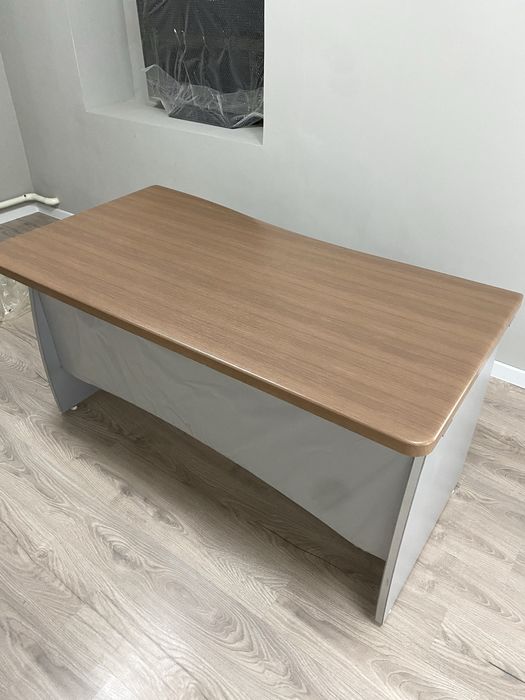 Стол рабочий офисный
