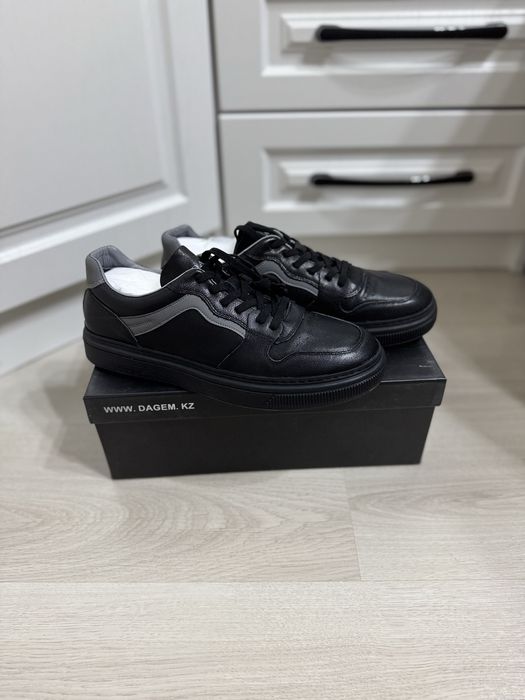 Продам мужскую обувь