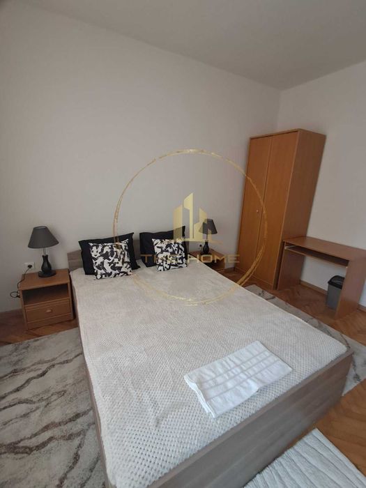 Дава се под наем Тристаен апартамент в Варна, Център - 120 кв.м за 850 € - Снимка #8