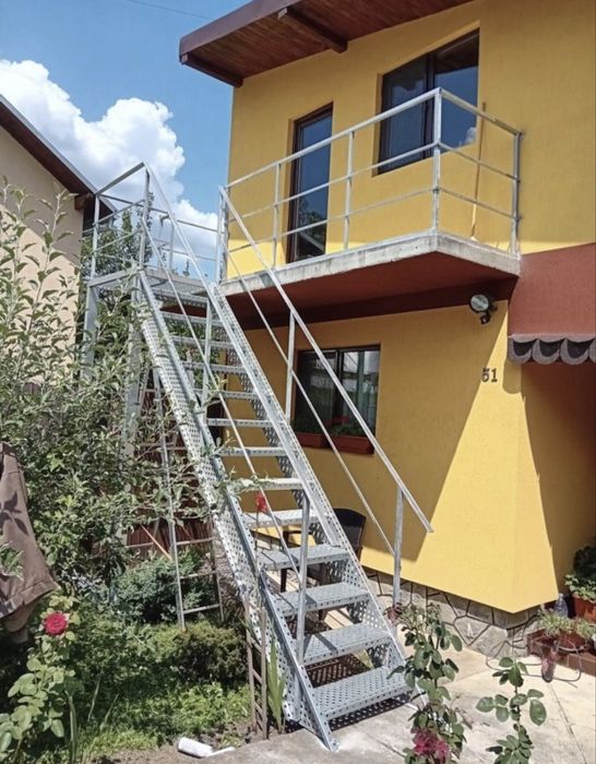Scari zincate de exterior
