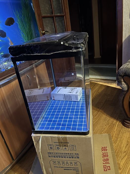 Аквариум фирменный 60 литров, новый. В полном комплекте!