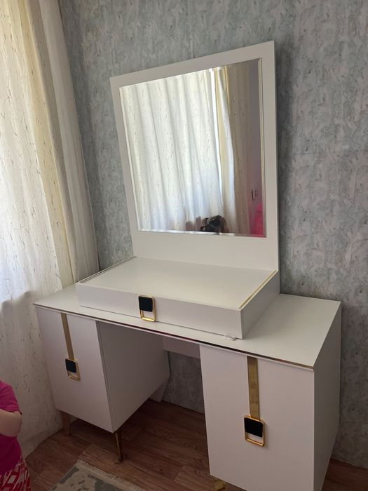 Спальный гарнитур продается хорошем состояние