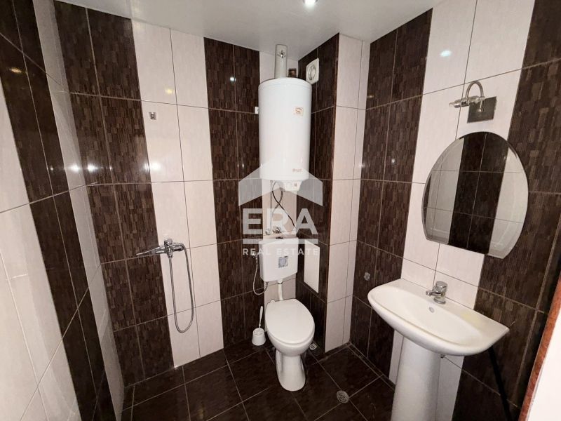 Дава се под наем Офис в Варна, Колхозен пазар - 35 кв.м за 350 € - Снимка #1
