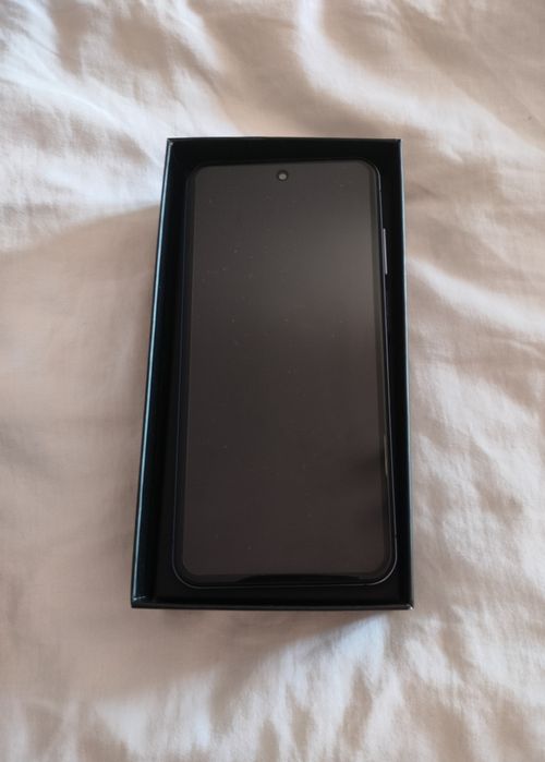Smartphone S 24 nou