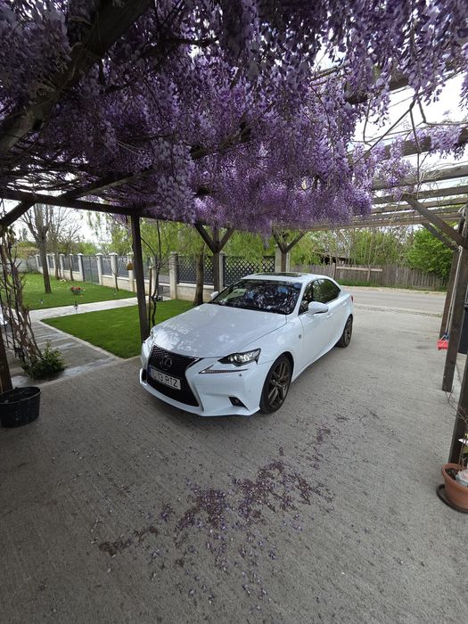 Vand/schimb cu electrica. Lexus is300h Fsport din 2013 2.5 hybrid 242c