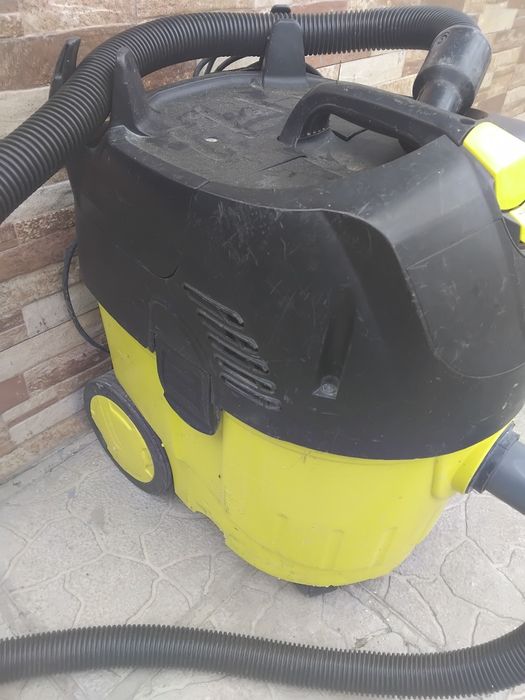 Прахосмукачка Karcher NT35/1eco 3600W с Контакт Тупалка Сухо Строителст