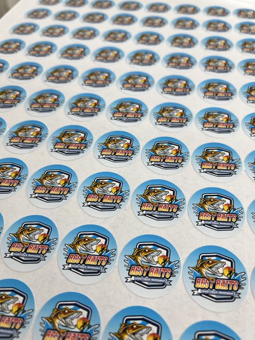 Печать на лентах стикеры бирки