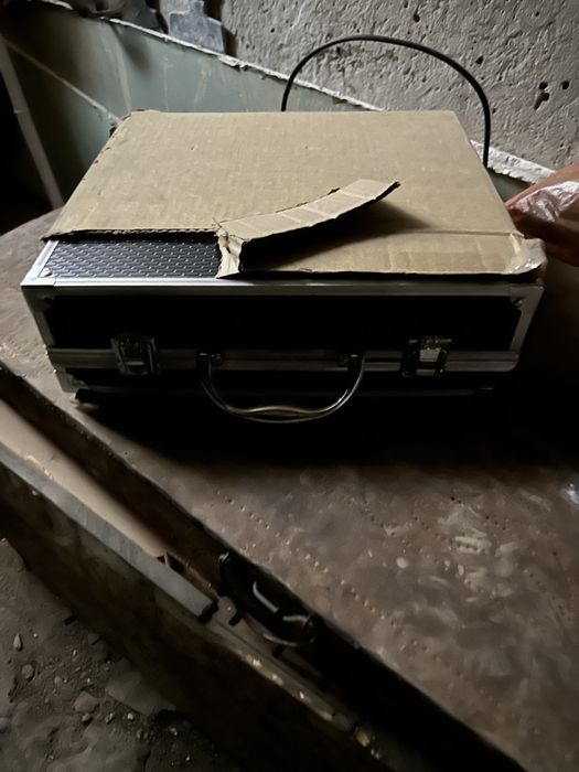 Продам набор чемодан для полирофку фар