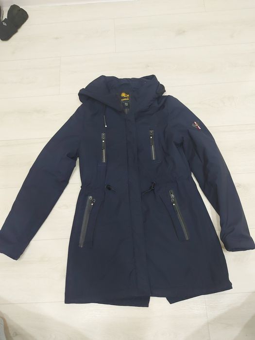 Продам весеннюю  парку.