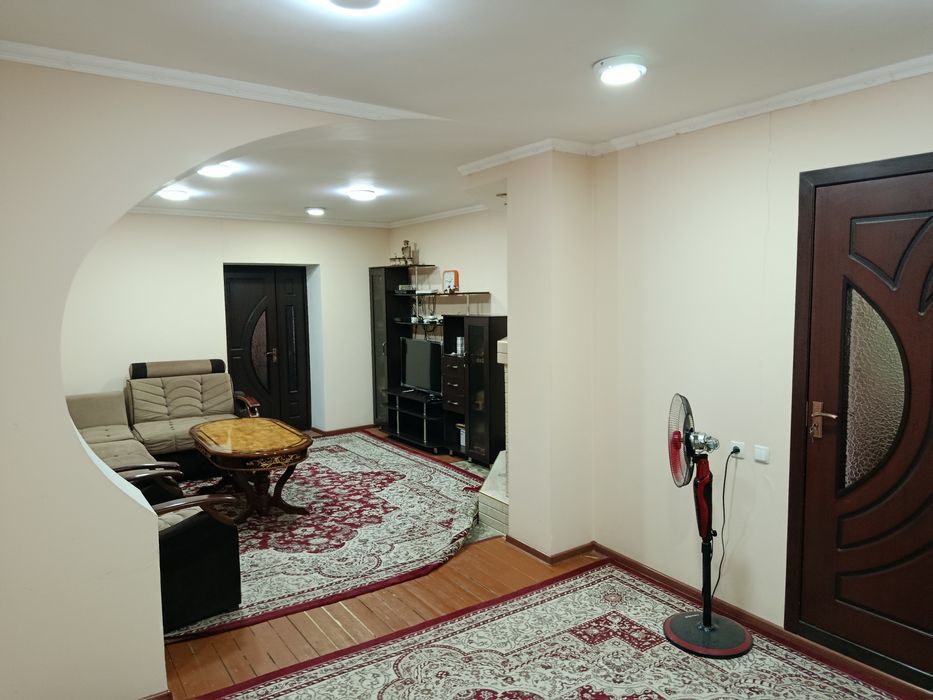 Отличный загородный дом, находится в хорошем тихом районе.