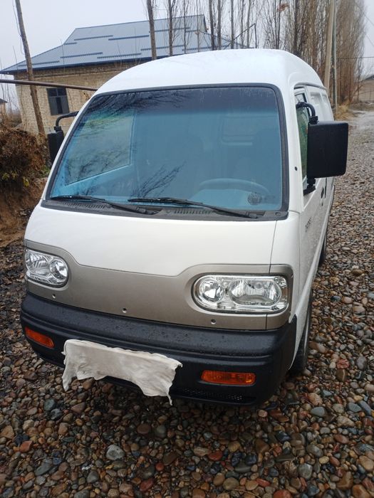 Дамас Ван сотилади