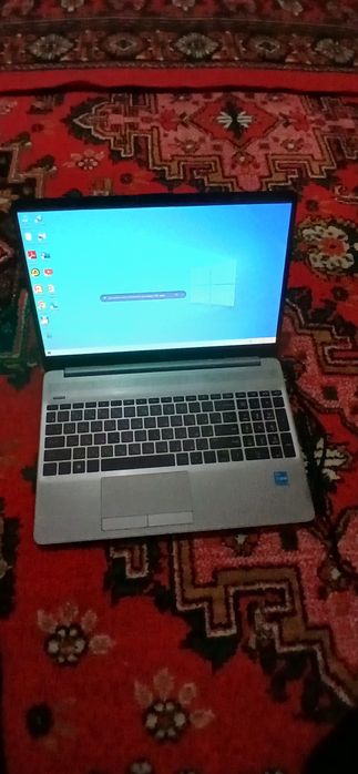 Noutbuk sotiladi zudlik bilan kelishiladi