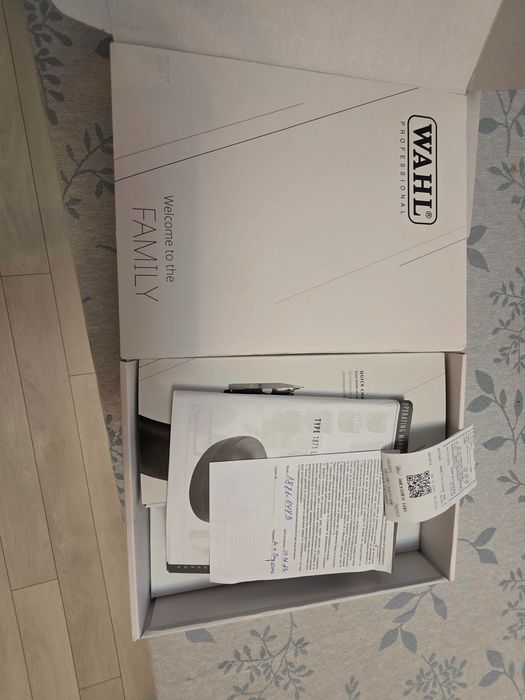 Продавам работеща на ток и акумулатор машинка за подстригване WAHL Professional.