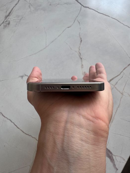 iPhone 15 Pro Max в хорошем состоянии