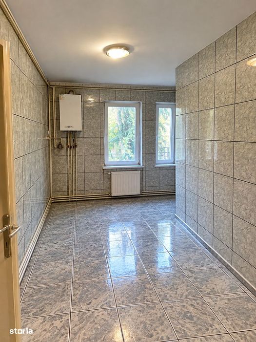 Apartament de vânzare 3 camere, 2 bai, zona Corina, Tudor
