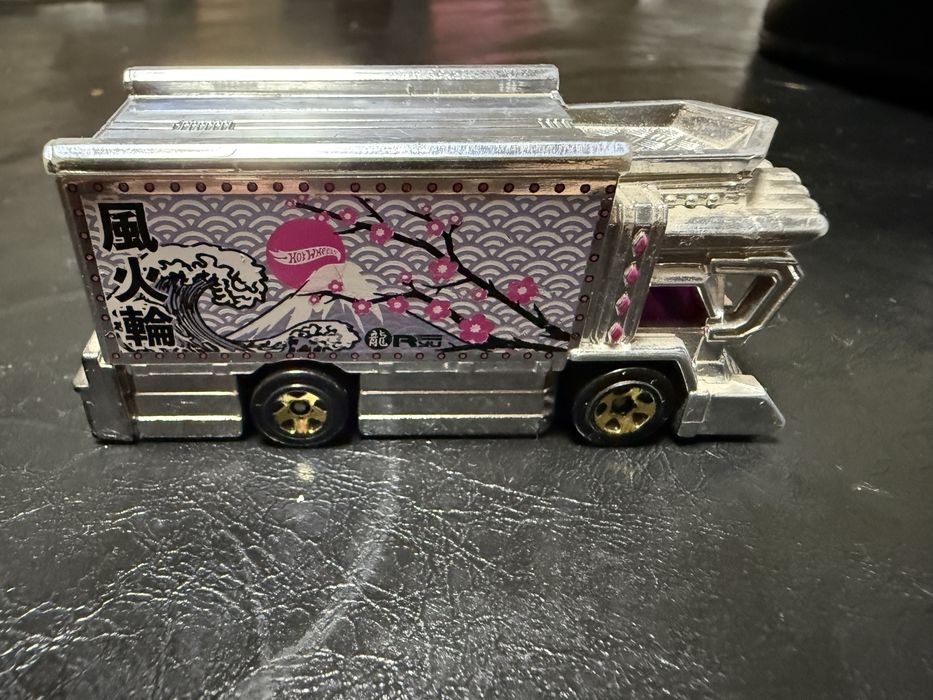 Колекционная машинка Hot Wheels